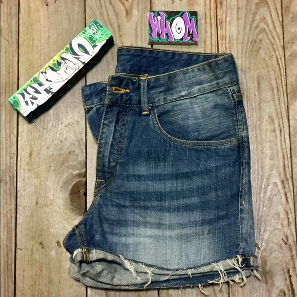 H&M Denim Shorts - Picture 3 of 8